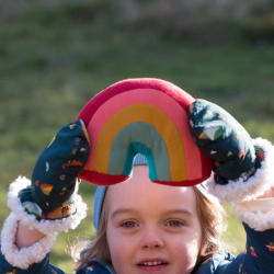 Peluche arc-en-ciel en coton bio upcyclé