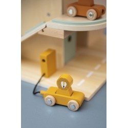 Garage en bois et ses accessoires