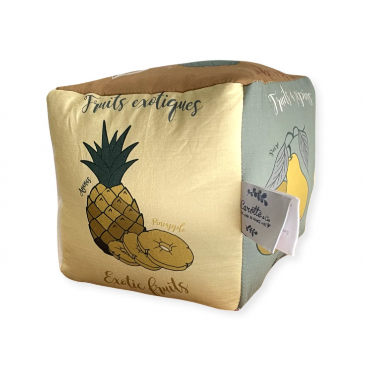 Cube d'éveil en tissu - Les familles de fruits Cube d'éveil en tissu - Les familles de fruits