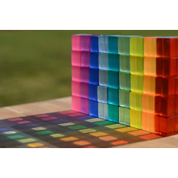 20 cubes translucides colorés