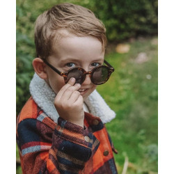 Lunettes de soleil retro en plastique recyclé