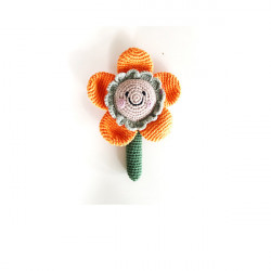 Hochet en crochet fleur orange