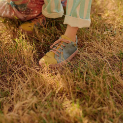 Sneakers cuir à lacet - jaune et bleu