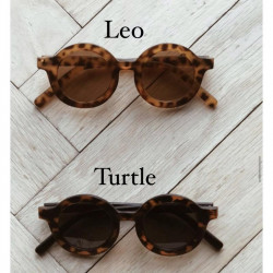 Lunettes de soleil retro en plastique recyclé