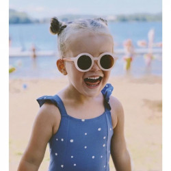 Lunettes de soleil retro en plastique recyclé