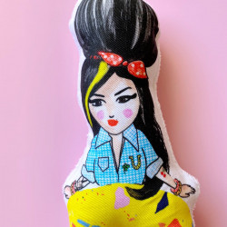 Hochet coussin illustré en coton GOTS - "Amy Yellow"