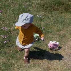 Jouet à tirer lapin rose