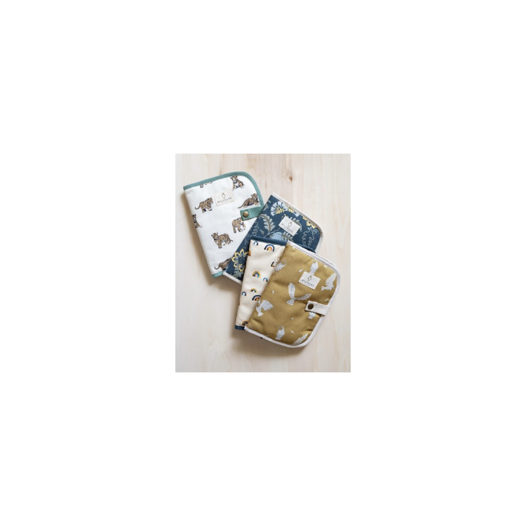 Protège carnet de santé en tissu doublé Protège carnet de santé en tissu doublé