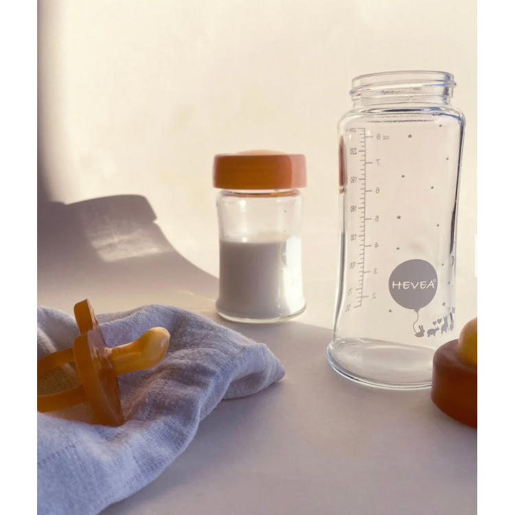 Lot de 2 biberons en verre et caoutchouc - 250 ml "zéro plastique" Lot de 2 biberons en verre et caoutchouc - 250 ml "zéro plastique"